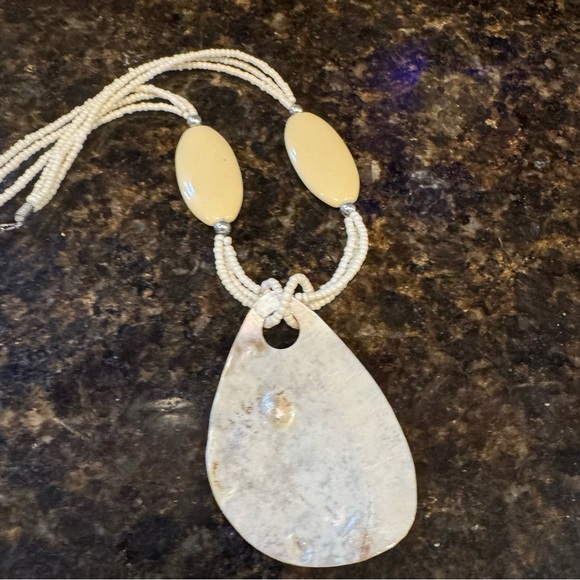 White Beaded Necklace Large Mother of Pearl Shell Pendant & Oval Accents - Picture 6 of 7